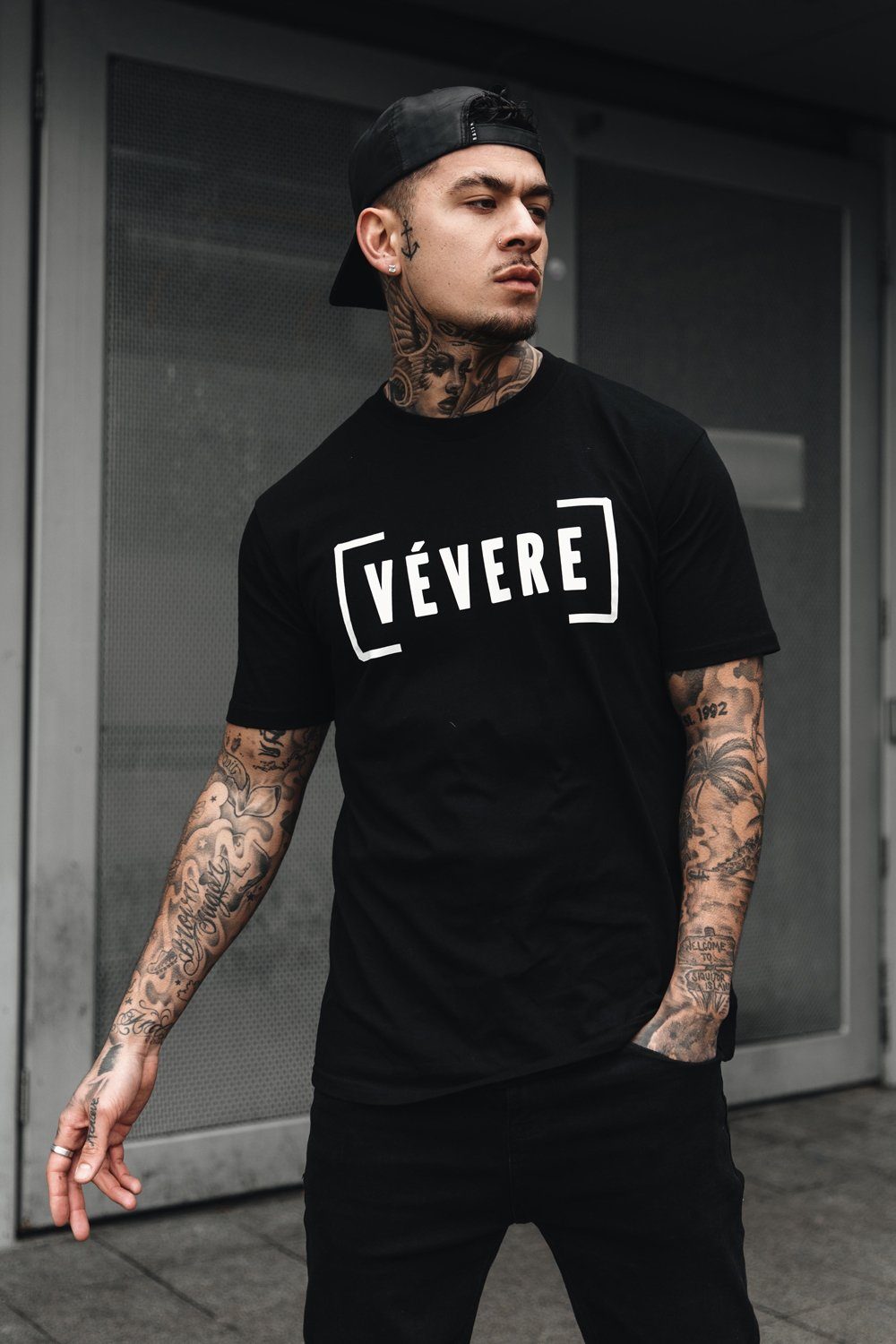 Black Classic T-Shirt hero 2 - Vevere