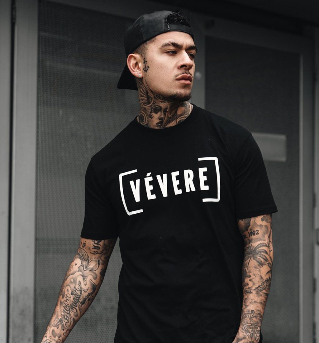 Black Classic T-Shirt Hero - Vevere