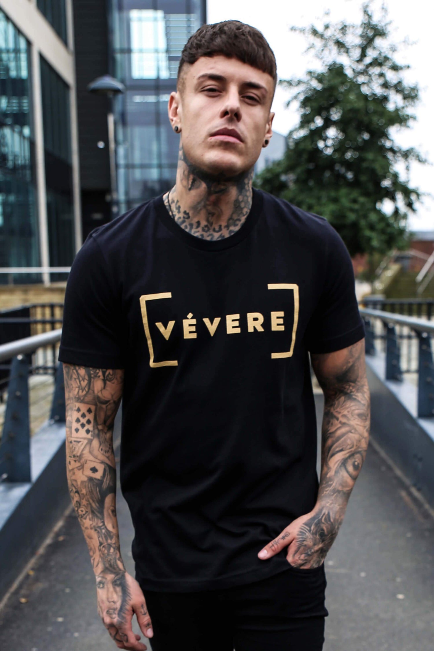 Nero Peach T-Shirt front 2 - Vevere